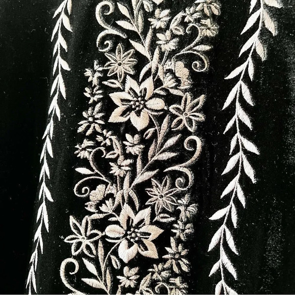 Ryllace Elan Embroidered Black Velvet Dress Size 22 Silk Blend Holiday Plus Size - Picture 5 of 8